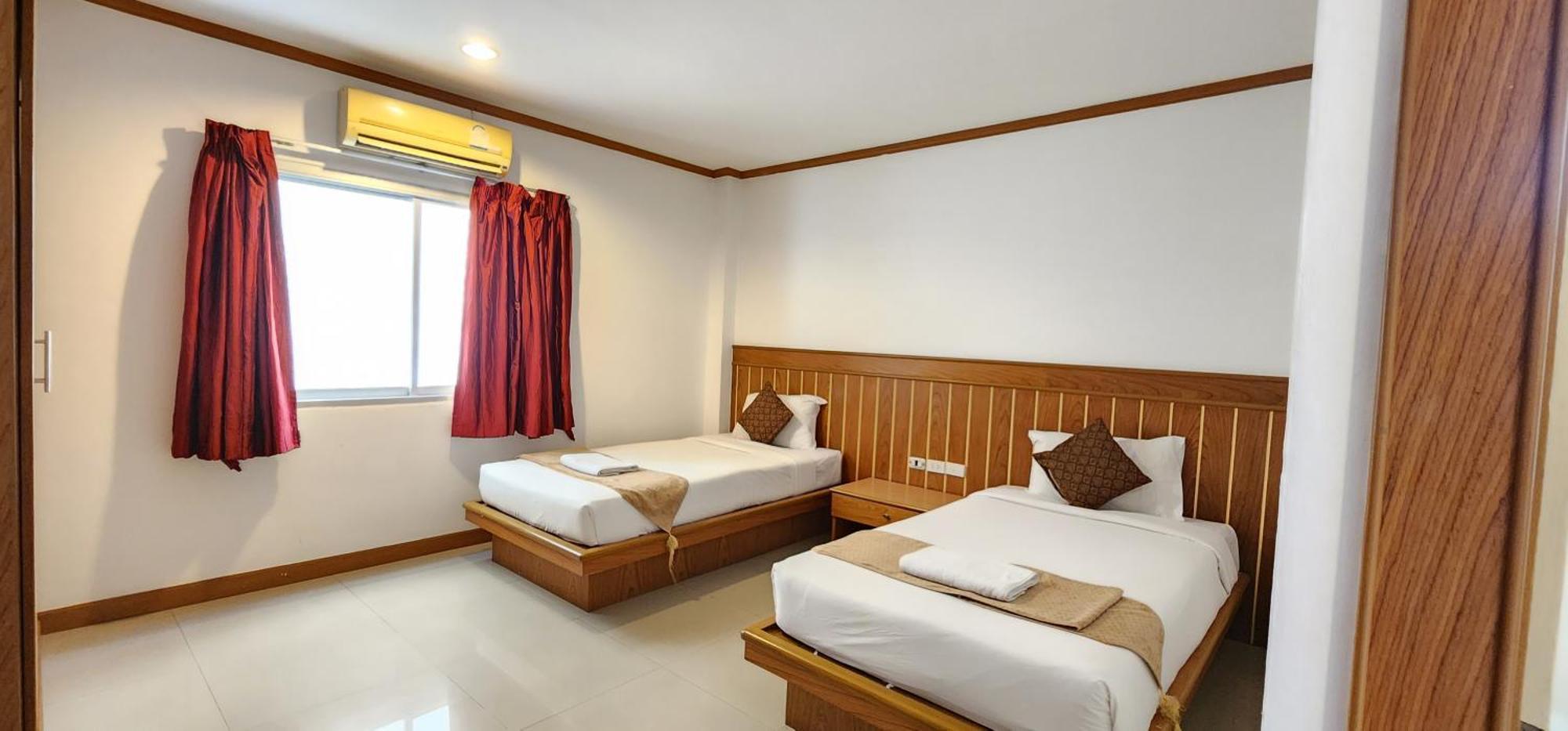 Eden Park Hotel Patong Buitenkant foto