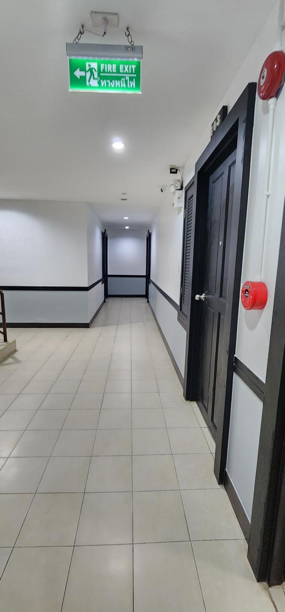Eden Park Hotel Patong Buitenkant foto